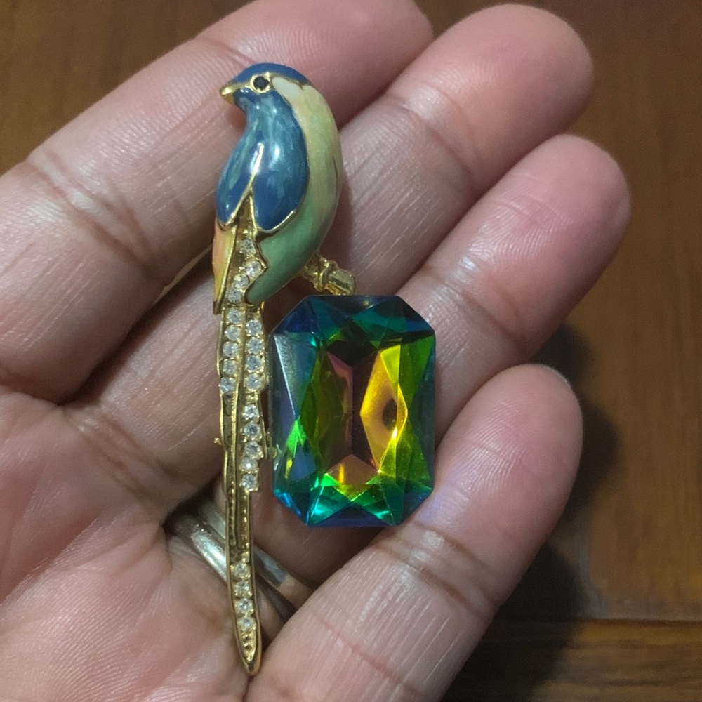 Colourful Vintage Bird Brooch with Gemstones 💎